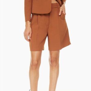Aritzia Effortless Short Mid-thigh